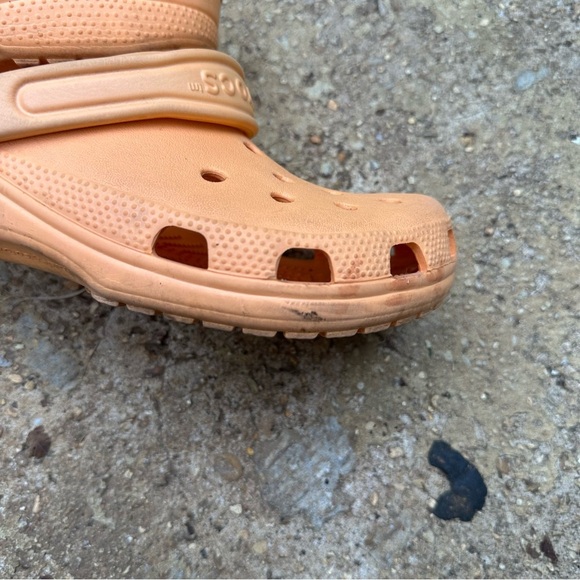 Crocs Classic Clogs Orange Men’s 6 / Women’s 8 Lightweight Slip-On - Picture 8 of 9